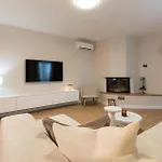 Five-bedroom In Vinjani Donji 別荘 *