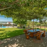 別荘 Five-bedroom In Vinjani Donji