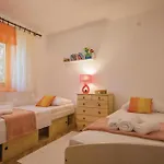 Five-bedroom In Vinjani Donji 別荘