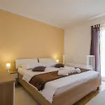 Five-bedroom In Vinjani Donji *