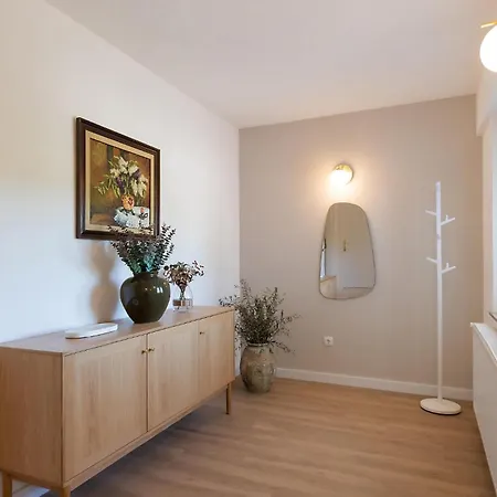 Five-bedroom In Vinjani Donji Dom wakacyjny