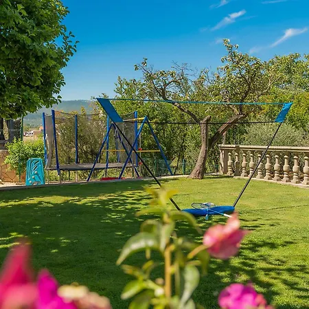 Dom wakacyjny Five-bedroom In Vinjani Donji *