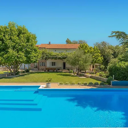 Dom wakacyjny Five-bedroom In Vinjani Donji Topici