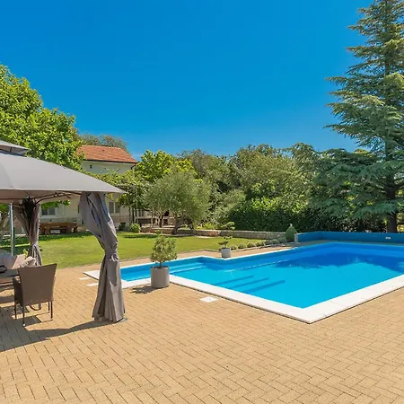 Five-bedroom In Vinjani Donji *